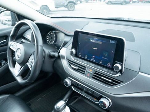 Used 2024 Nissan Altima 2.5 SR image 39