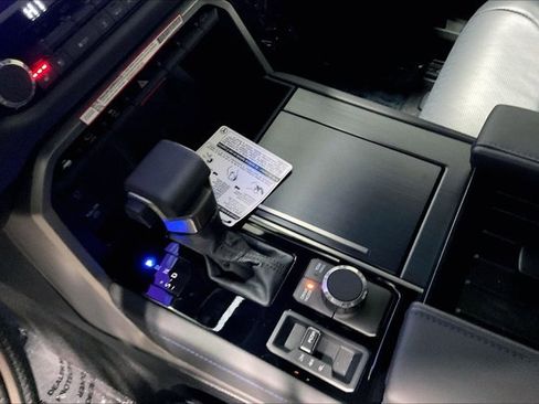 New 2026 Toyota Tundra Platinum AWD/4WD image 8