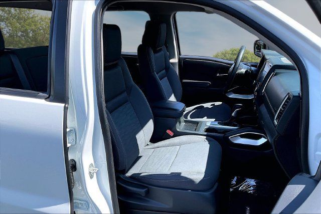 Certified 2023 Nissan Frontier SV w/ Tow Package RWD image 28
