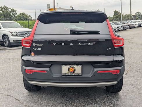 Used 2020 Volvo XC40 T4 Momentum w/ Protection Package Premier FWD image 6