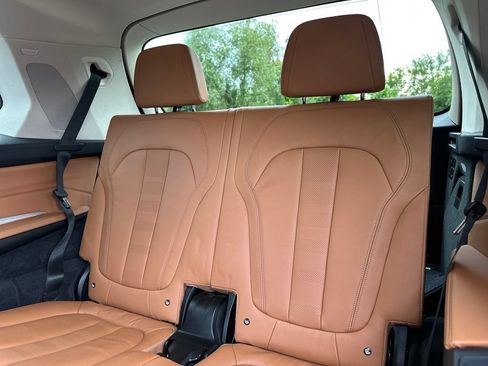 Used 2021 BMW X7 xDrive40i w/ Premium Package AWD/4WD image 24
