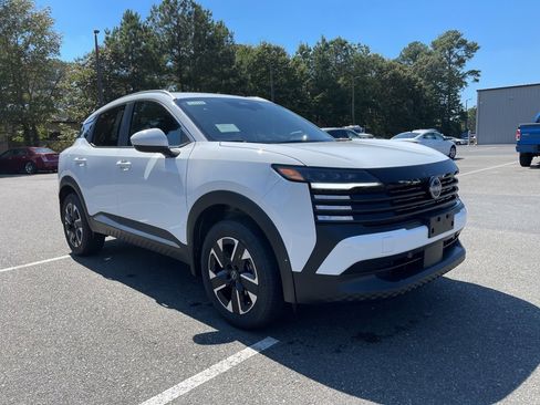 New 2025 Nissan Kicks SV w/ SV Premium Package image 4