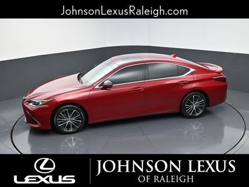 Used 2023 Lexus ES 300h w/ Premium Package image 29