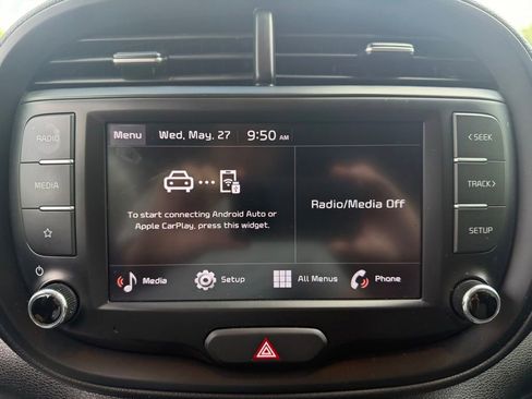 Used 2024 Kia Soul LX w/ Option Group 015 FWD image 24