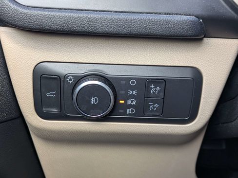Used 2022 Ford Escape SEL FWD image 31