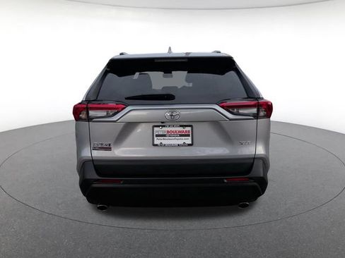 Used 2022 Toyota RAV4 XLE Premium FWD image 5