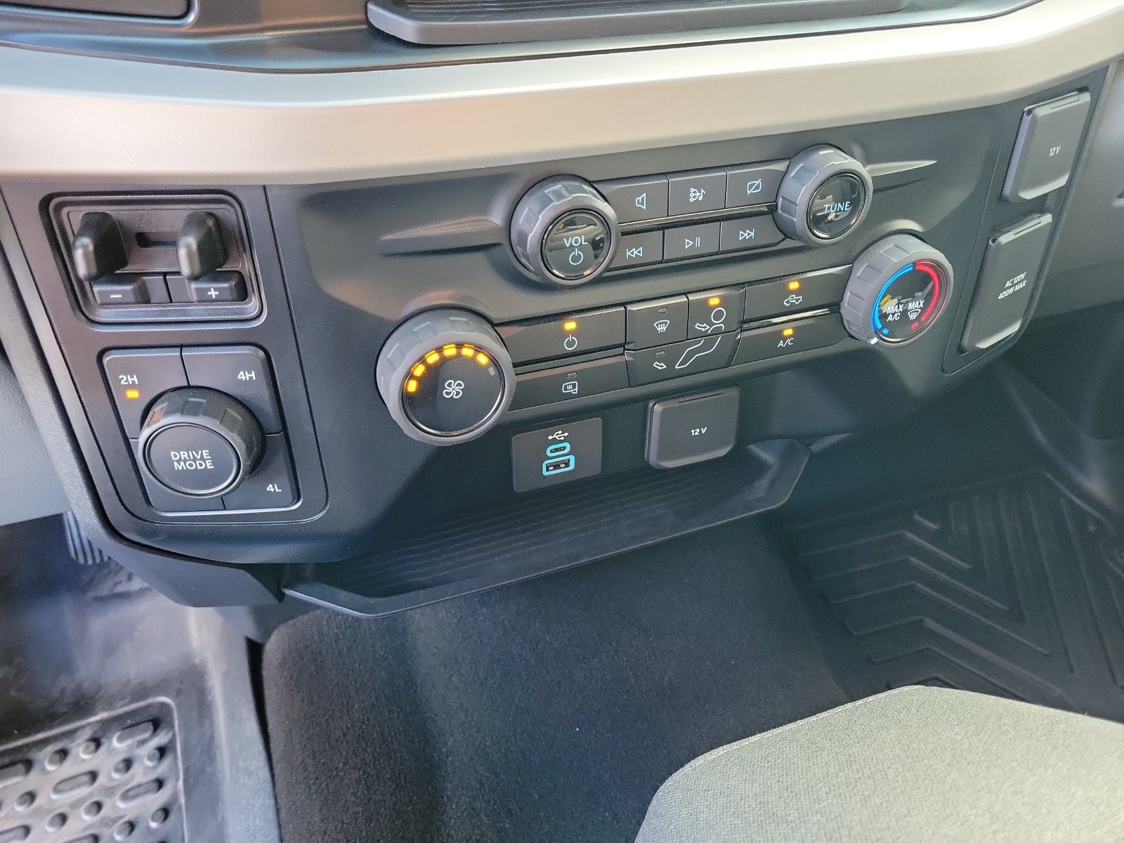 Certified 2024 Ford F250 XLT AWD/4WD image 24
