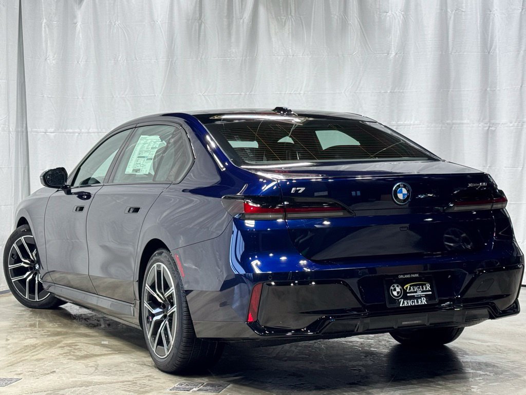 Used 2026 BMW i7 xDrive60 w/ Executive Package AWD/4WD image 5