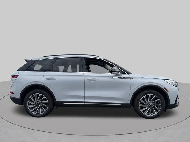 Used 2025 Lincoln Corsair Reserve w/ Towing Package AWD/4WD image 11