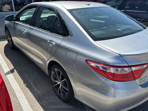 Used 2017 Toyota Camry XSE w/ Moonroof Package FWD image 8