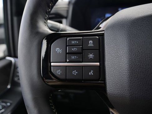 Used 2024 Ford F150 Lightning Platinum AWD/4WD image 19