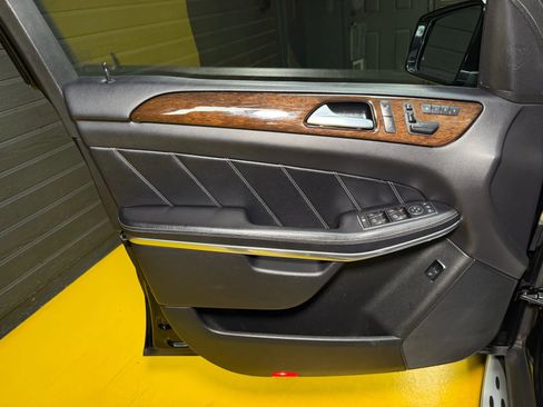 Used 2014 Mercedes-Benz GL 450 GL 450 4MATIC Sport Utility 4D image 41