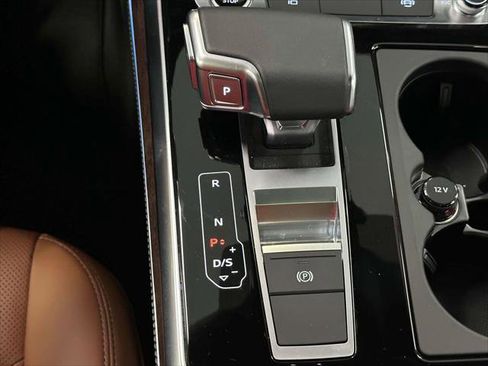 Used 2025 Audi Q8 Premium Plus w/ Premium Plus Package image 16