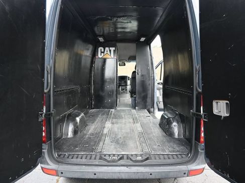 Used 2018 Mercedes-Benz Sprinter 2500 image 7