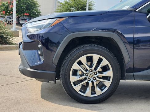 Used 2022 Toyota RAV4 XLE Premium FWD image 8