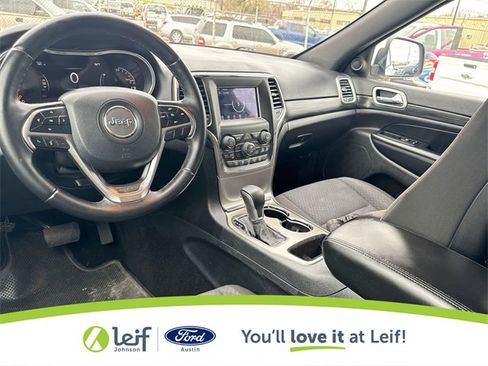 Used 2019 Jeep Grand Cherokee Laredo image 36