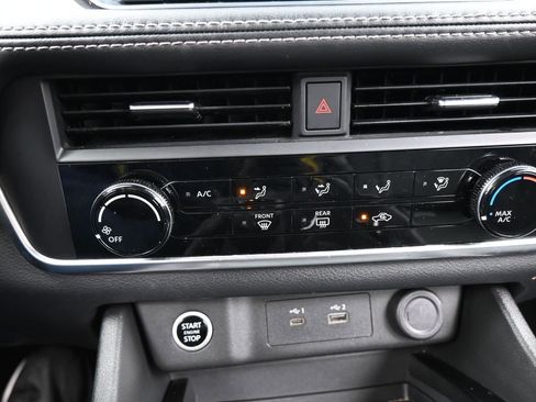 Used 2023 Nissan Rogue S image 24