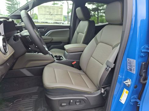New 2026 Chevrolet Colorado ZR2 w/ Technology Package AWD/4WD image 14