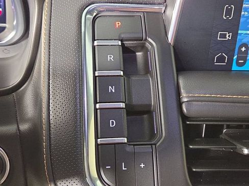 Used 2024 GMC Yukon XL AT4 w/ Technology Package AWD/4WD image 24