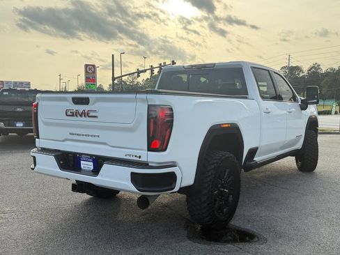 Used 2024 GMC Sierra 2500 AT4 w/ AT4 Premium Plus Package AWD/4WD image 6