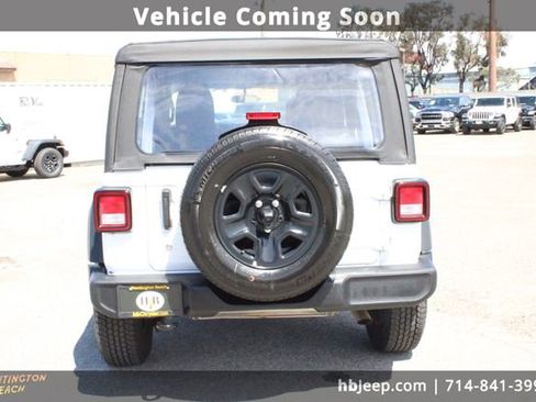 Used 2023 Jeep Wrangler Sport image 5