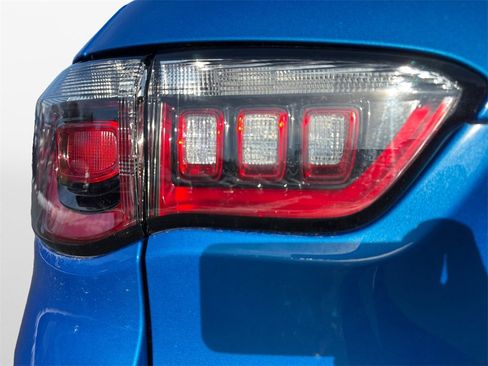 Certified 2024 Jeep Compass Limited image 21