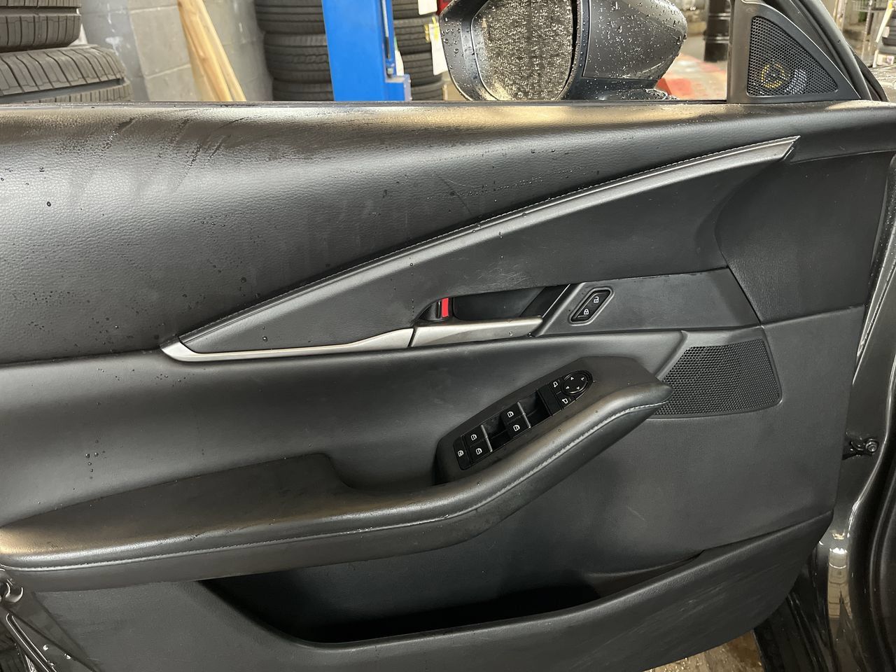 Used 2023 MAZDA CX-30 AWD 2.5 S w/ Select Package image 2