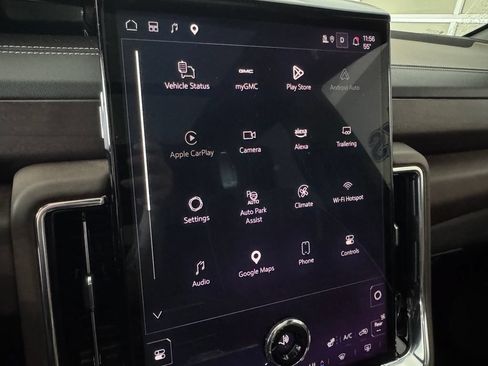 Certified 2025 GMC Yukon Denali Ultimate w/ LPO, Floor Liner Package AWD/4WD image 24