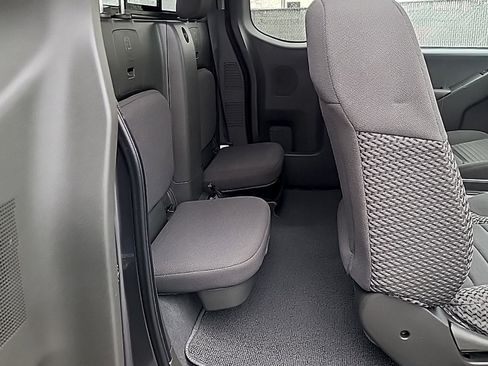 Used 2019 Nissan Frontier SV AWD/4WD image 11