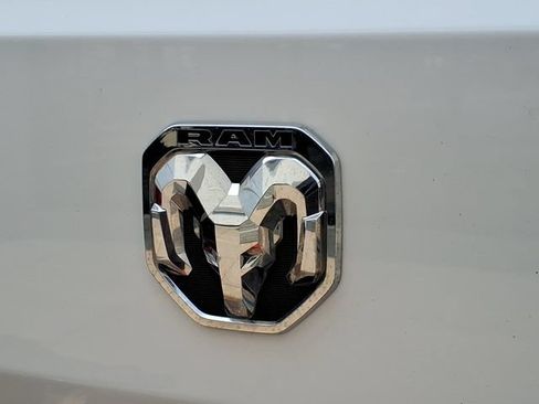 Used 2025 RAM ProMaster 2500 w/ Convenience Group FWD image 19