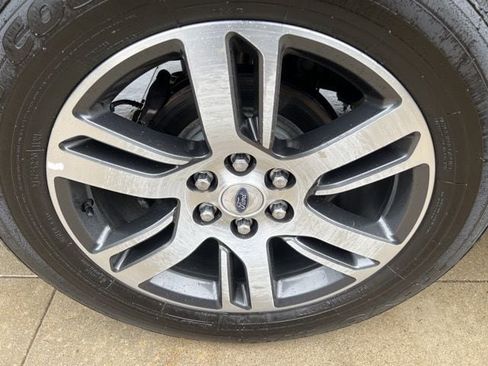Used 2023 Ford Expedition Limited AWD/4WD image 7