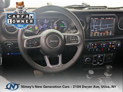 Used 2023 Jeep Wrangler Unlimited Sahara w/ Cold Weather Group AWD/4WD image 5