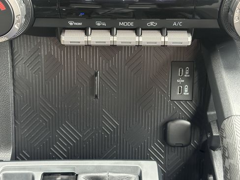 Used 2024 Toyota Tacoma TRD Sport image 36