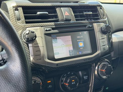Used 2017 Toyota 4Runner SR5 AWD/4WD image 20