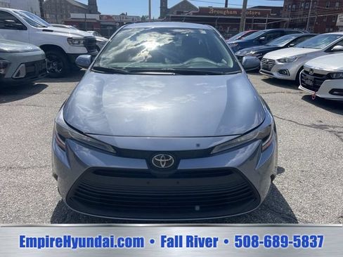 Used 2025 Toyota Corolla LE FWD image 10