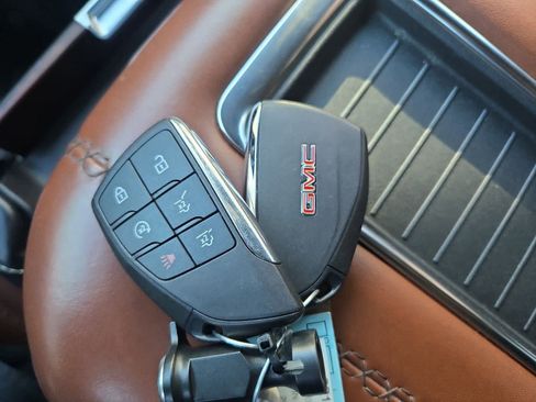 Used 2023 GMC Yukon XL Denali Ultimate image 37