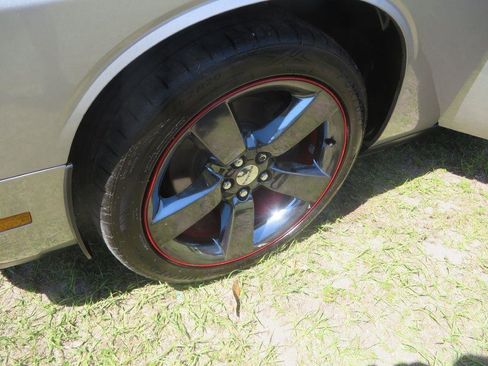 Used 2013 Dodge Challenger SXT RWD image 21