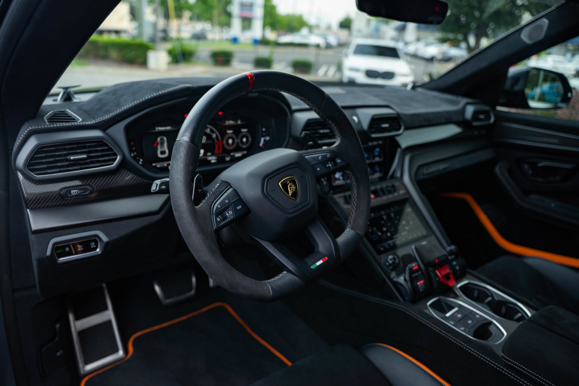 Used 2024 Lamborghini Urus Performante AWD/4WD image 24
