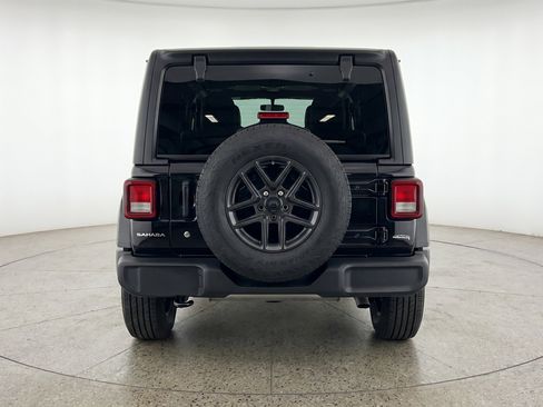 Used 2025 Jeep Wrangler Unlimited Sport AWD/4WD image 7