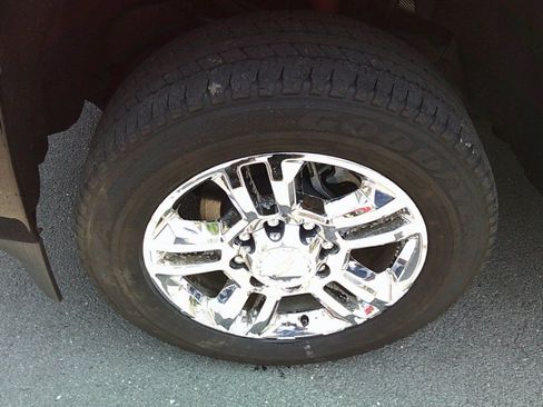 Used 2016 Chevrolet Silverado 2500 High Country w/ High Country Premium Package AWD/4WD image 11