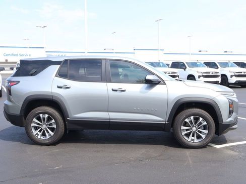 New 2026 Chevrolet Equinox LT w/ Safety and Technology Package FWD image 9