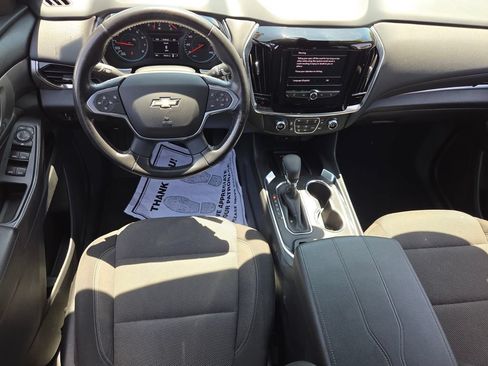 Used 2022 Chevrolet Traverse LT FWD image 11