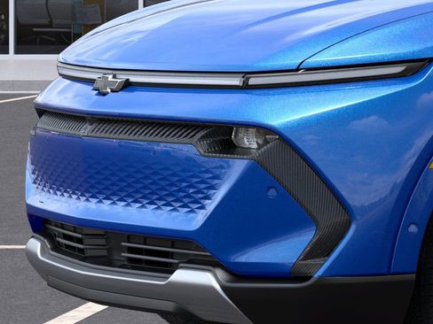 New 2025 Chevrolet Equinox EV LT image 13