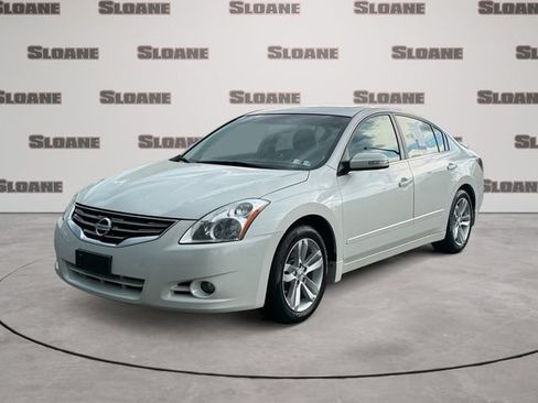 Used 2012 Nissan Altima 3.5 SR w/ Sport Pkg FWD image 1