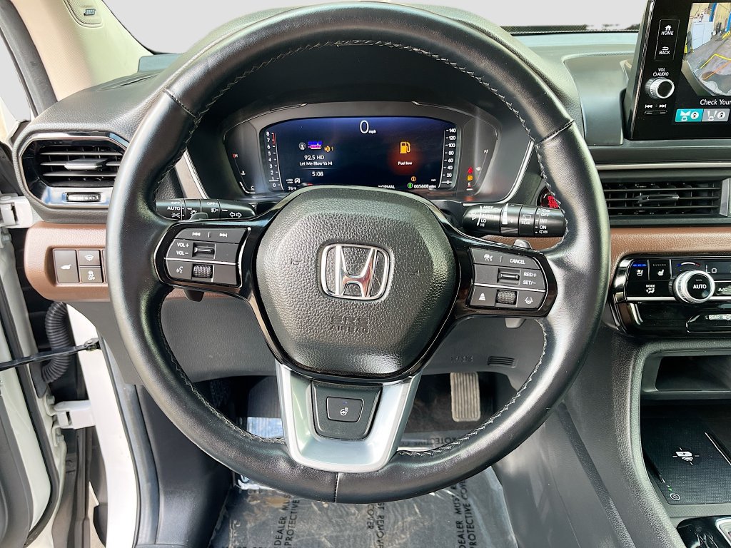 Used 2025 Honda Pilot Elite image 11