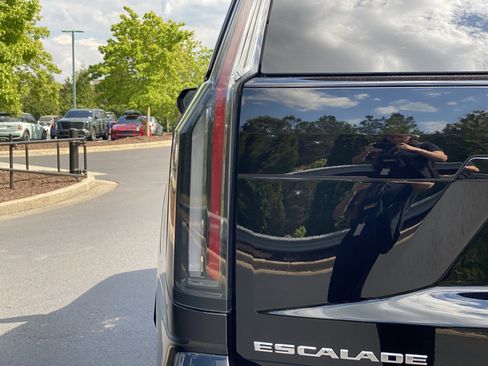 Used 2026 Cadillac Escalade V AWD/4WD image 39