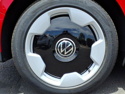 New 2025 Volkswagen ID. Buzz Pro S Plus AWD/4WD image 8