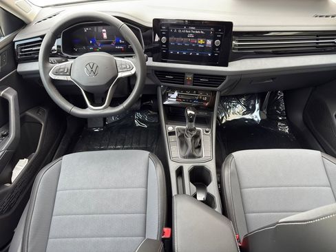 New 2026 Volkswagen Jetta SE FWD image 19