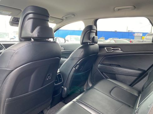 Used 2023 Kia Sportage EX image 14