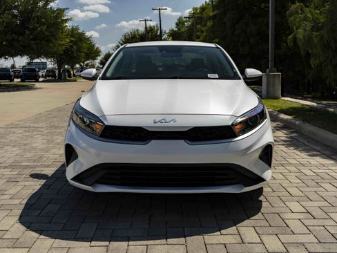 Used 2024 Kia Forte LXS FWD image 3